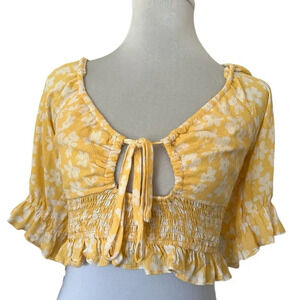 Kendall and Kylie NWT Yellow Floral Crop Top - Perfect for Summer! Size L